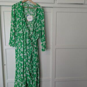 Rixo for Target - Green floral wrap dress NWT!
